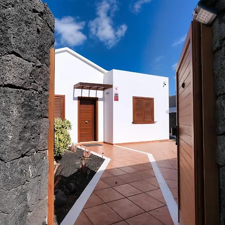 Lanzarote Paradise-private Pool Holiday home
